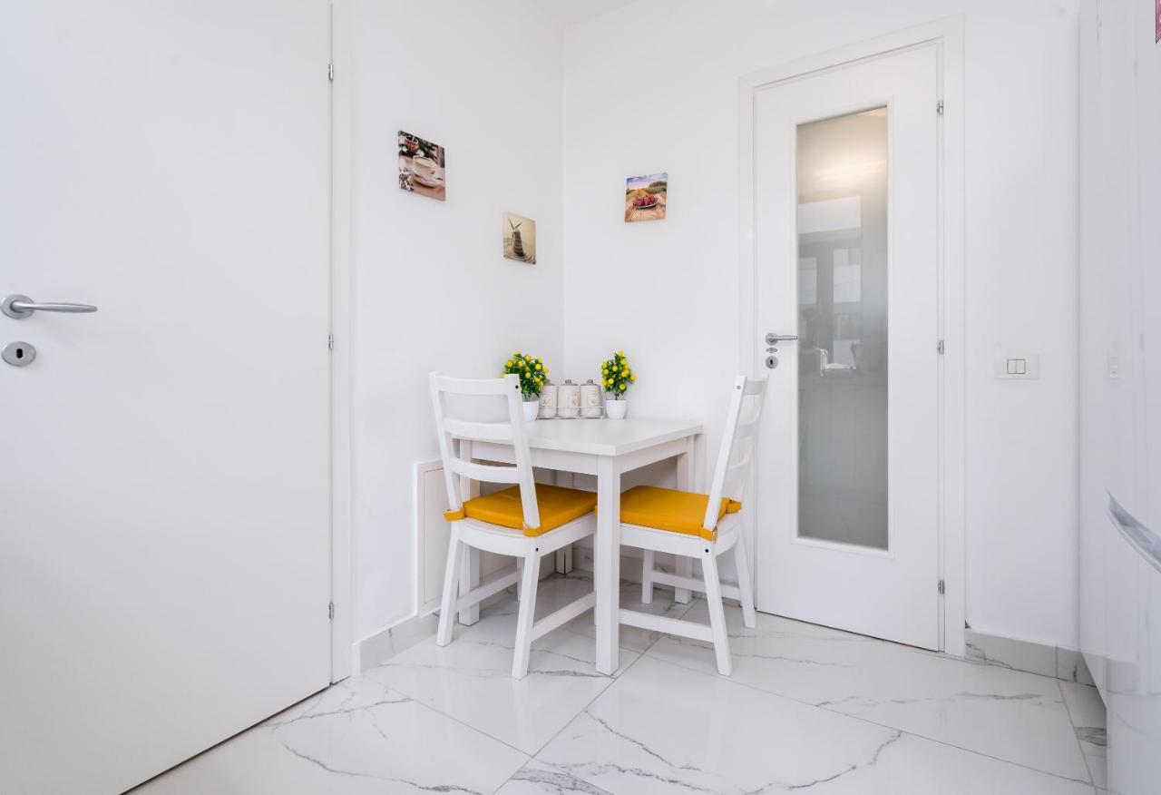 Monza Apartment-Ultracentral Bukares Bagian luar foto